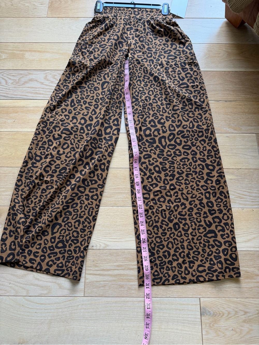 Lululemon swiftly Mid-Rise Wide-Leg Leopard Pants size 2 NWT - Picture 4 of 7